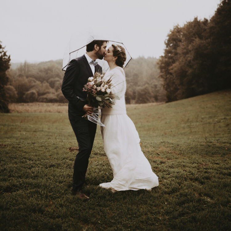mariage sous la pluie