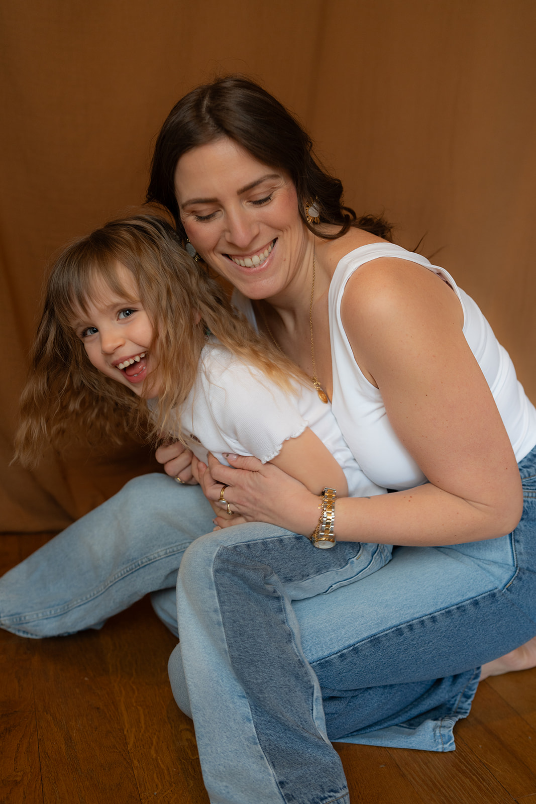 photo en studio photo à limoges d'une mère et sa fille